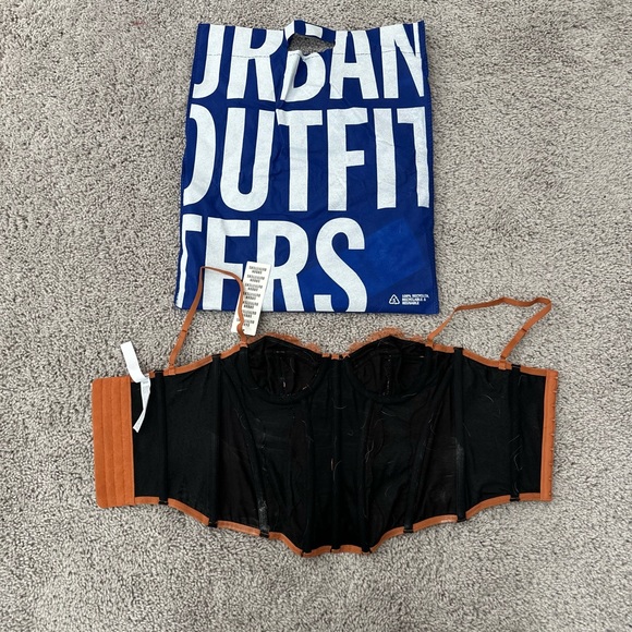 Corset - Picture 2 of 2